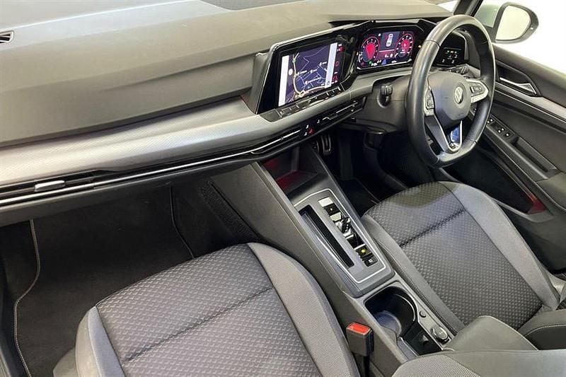 Used VW Golf VIII Active 130 HP (95 kW) 2022 Reflex silver Hatchback