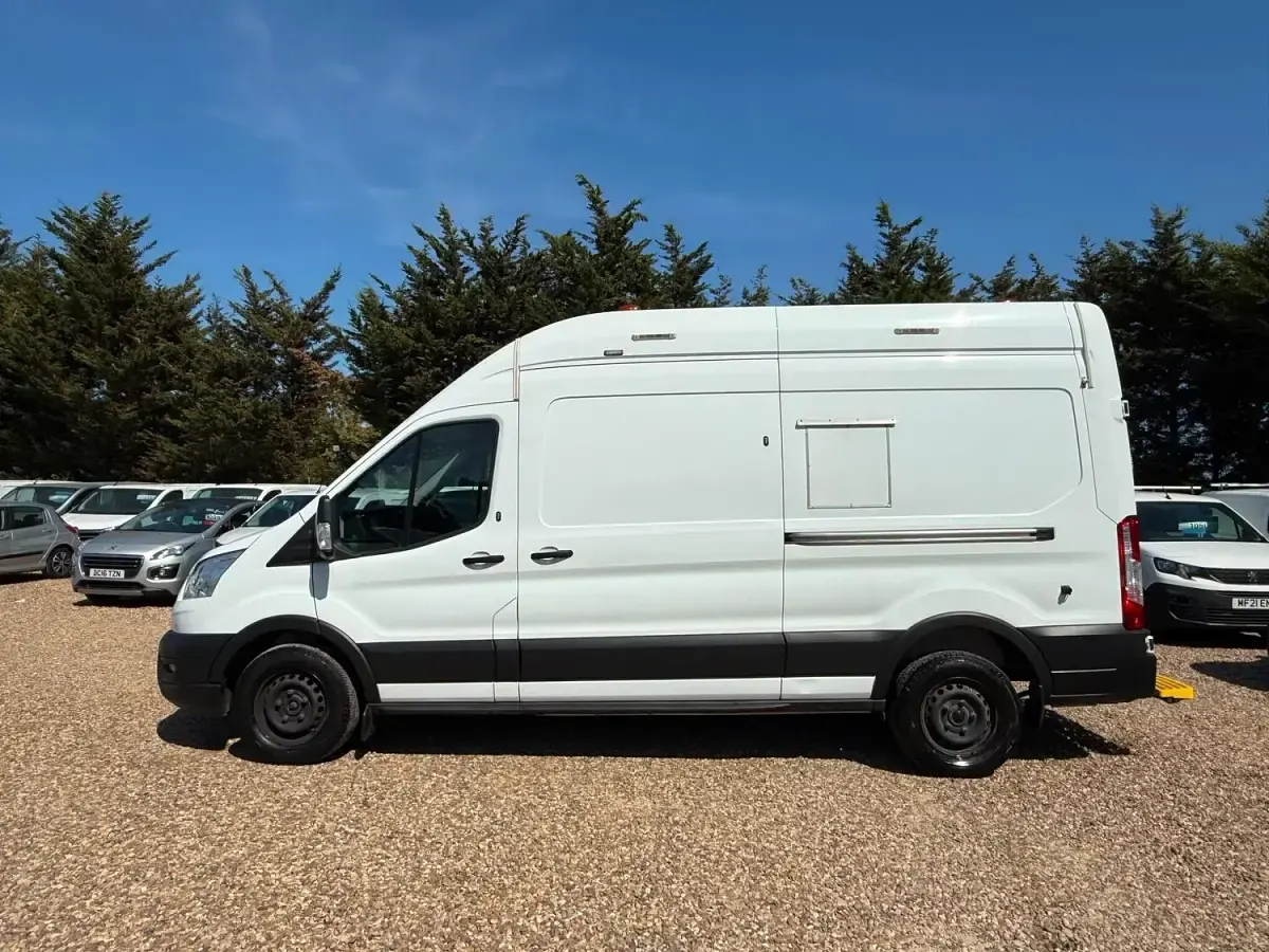 Used Ford Transit Trend 130 HP (95 kW) 2021 White Van