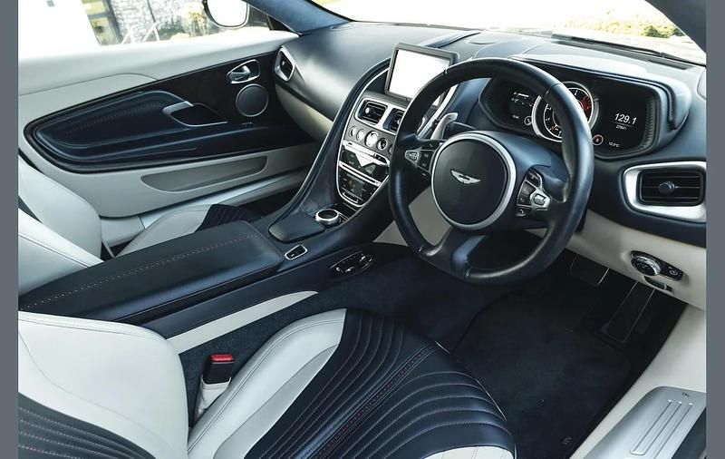 Used Aston Martin DB11 599 HP (440 kW) 2017 Grey Coupe