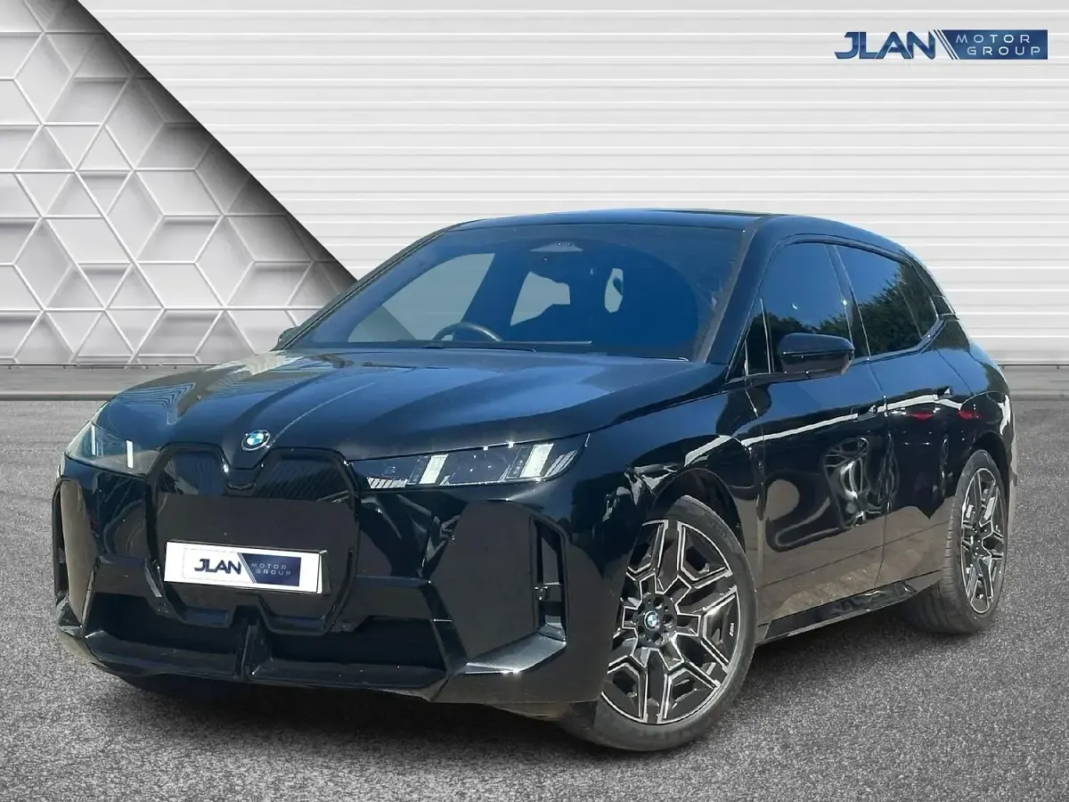 Usado BMW iX M Sport 300 kW (408 HP) 2025 Preto SUV