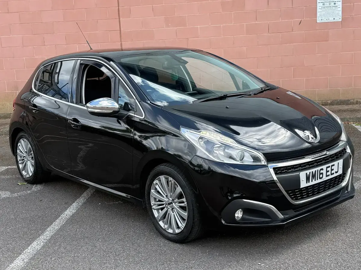 Used Peugeot 208 Allure 2016 Black Hatchback