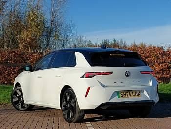 Used Vauxhall Astra 114 kW (156 HP) 2024 White Hatchback