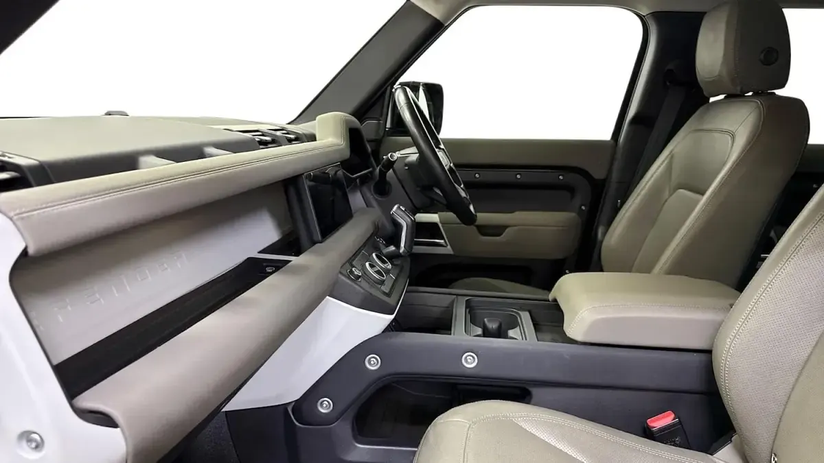Usado Land Rover Defender 2023 Preto SUV