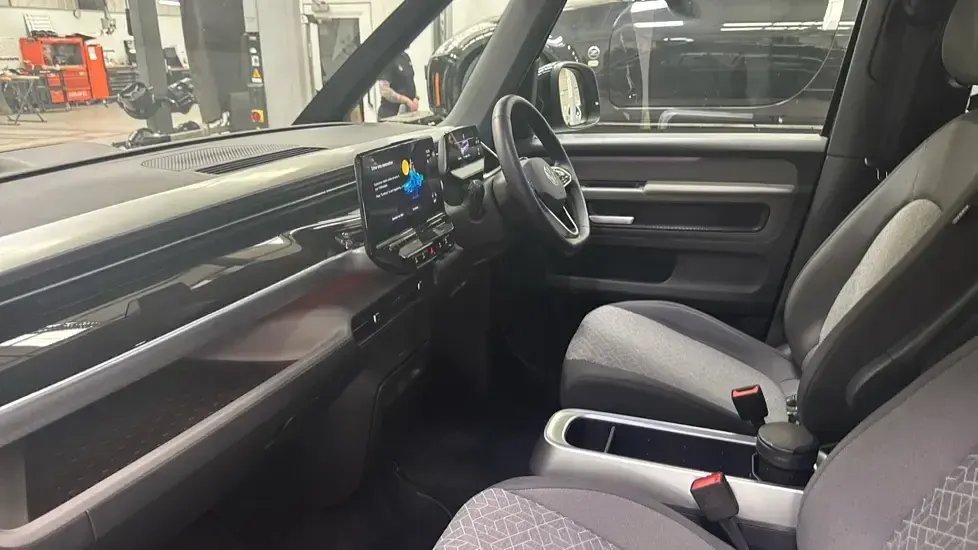 Usado VW ID. Buzz Pro 150 kW (204 CV) 2024 Negro Monovolumen