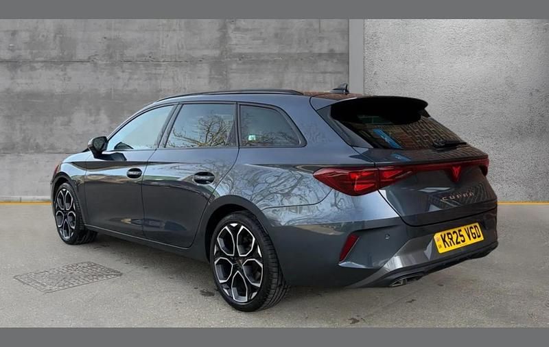 Used Cupra Leon 147 HP (108 kW) 2025 Grey Estate