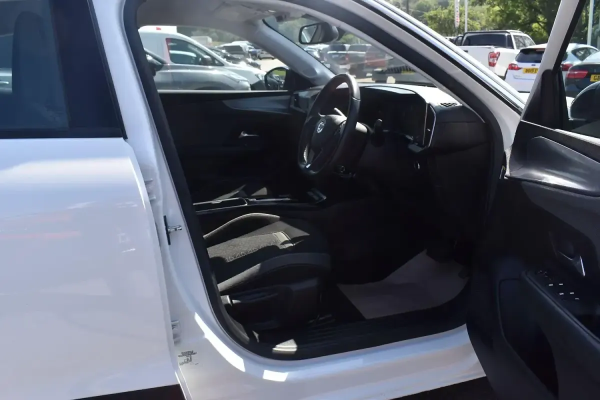 Used Vauxhall Mokka 100 kW (136 HP) 2022 White SUV