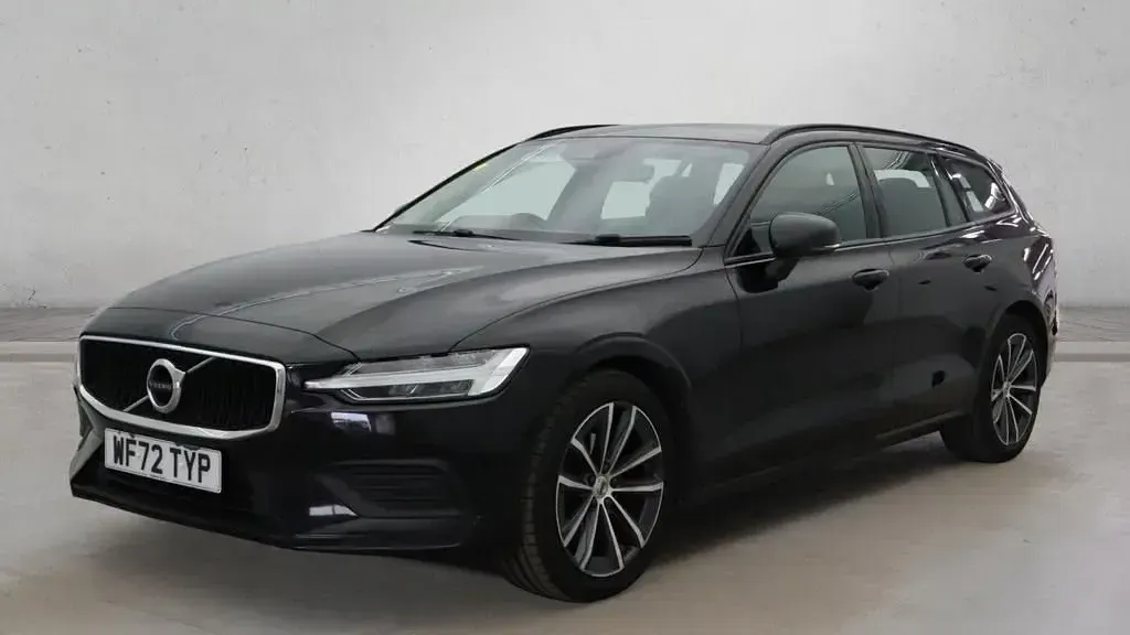 Usado Volvo V60 Momentum 163 HP (119 kW) 2022 Preto Carrinha
