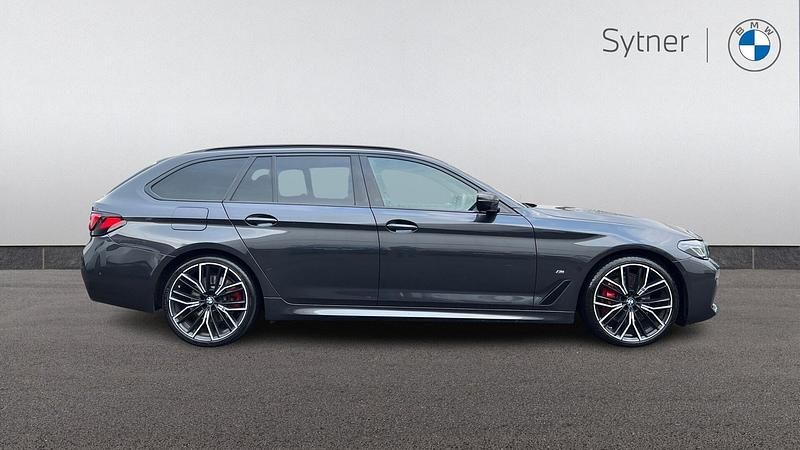 Usado BMW 520 M Sport 187 CV (137 kW) 2022 Gris Familiar