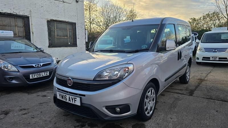 Begagnad Fiat Doblò Easy 2016 Silver Minibuss