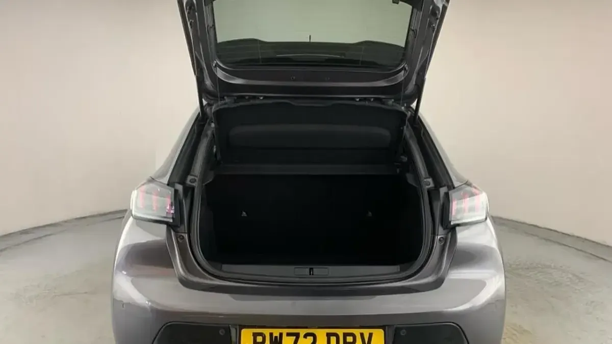 Used Peugeot 208 Allure+ 129 HP (94 kW) 2023 Grey Hatchback