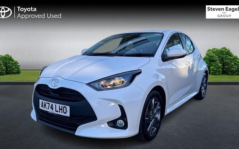 Used Toyota Yaris Hybrid 116 HP (85 kW) 2025 White Hatchback