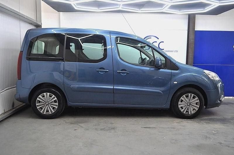 Used Peugeot Partner Tepee S 92 HP (67 kW) 2014 Blue MPV