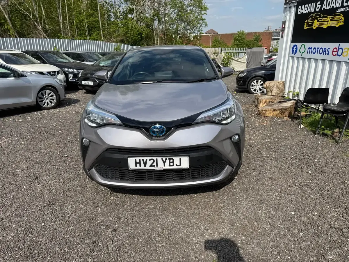 Używany Toyota C-HR Design 122 KM (89 kW) 2021 Srebrny SUV