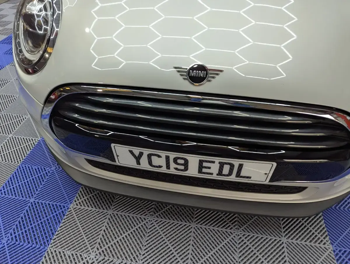 Usado Mini Cooper Classic 2019 Plateado Utilitario