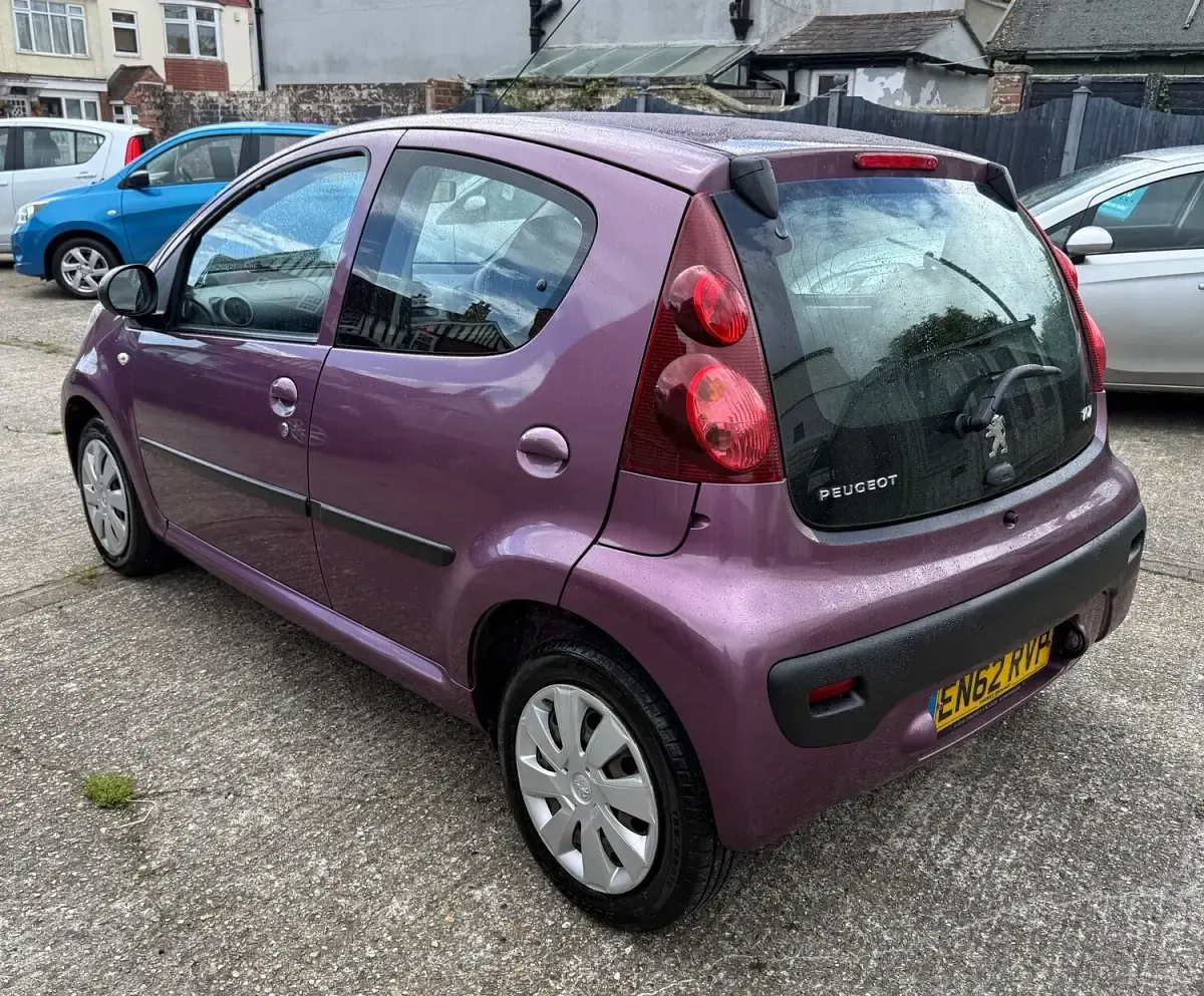 Used Peugeot 107 Active 68 HP (50 kW) 2013 Purple Hatchback