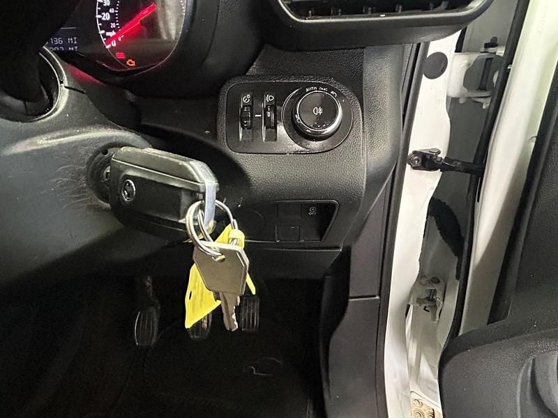 White Used 2019 Vauxhall Combo Sportive MPV | £6,495 (Fair price) - Image 1/4