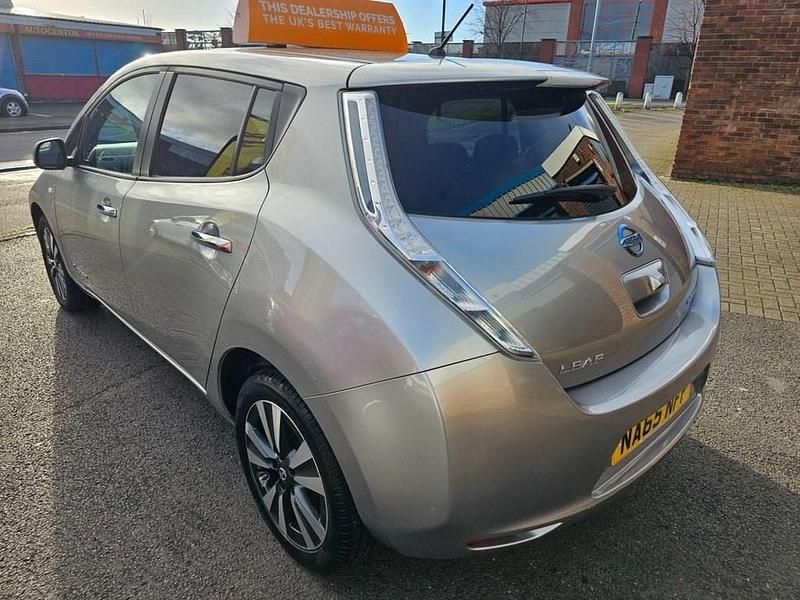 Used Nissan Leaf Tekna 80 kW (109 HP) 2015 Silver Hatchback