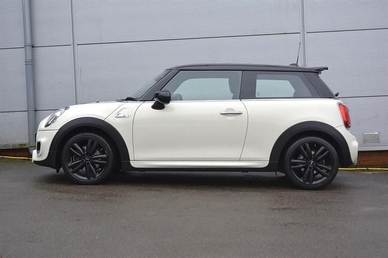 Used Mini Cooper S Hatch 192 HP (141 kW) 2019 Pepper white Hatchback