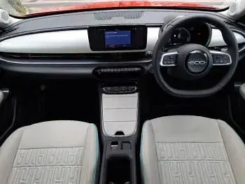 Used Fiat 600 La Prima 136 HP (100 kW) 2025 Orange SUV