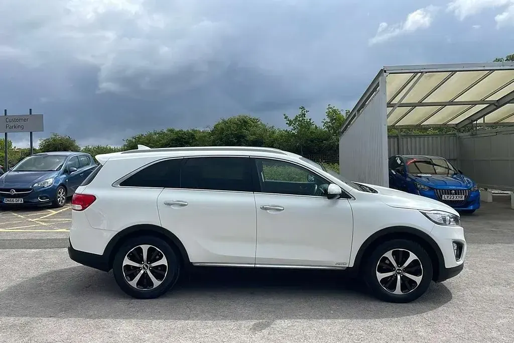 Used Kia Sorento 200 HP (147 kW) 2017 White SUV