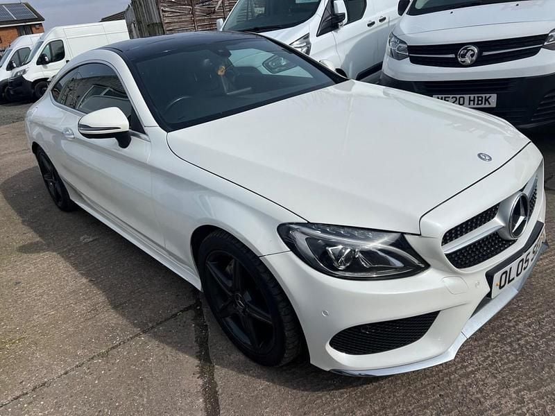 Used Mercedes C220 AMG Line Premium 170 HP (125 kW) 2016 White Coupe