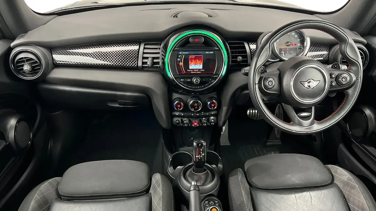Used Mini Cooper S Hatch 189 HP (139 kW) 2019 Black Hatchback