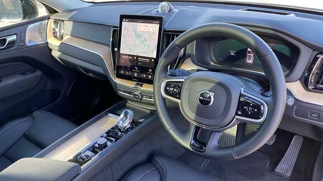 Used Volvo XC60 Ultra 250 HP (183 kW) 2025 White SUV