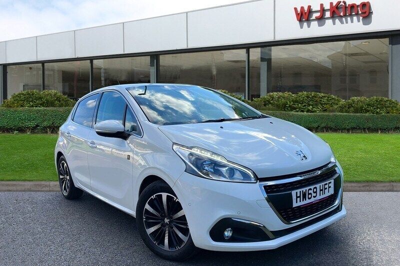White Used 2019 Peugeot 208 S Hatchback | £9,395 (Fair price) - Image 1/3