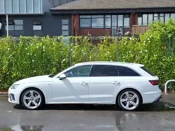 Used Audi A4 S-Line 204 HP (150 kW) 2024 White Estate
