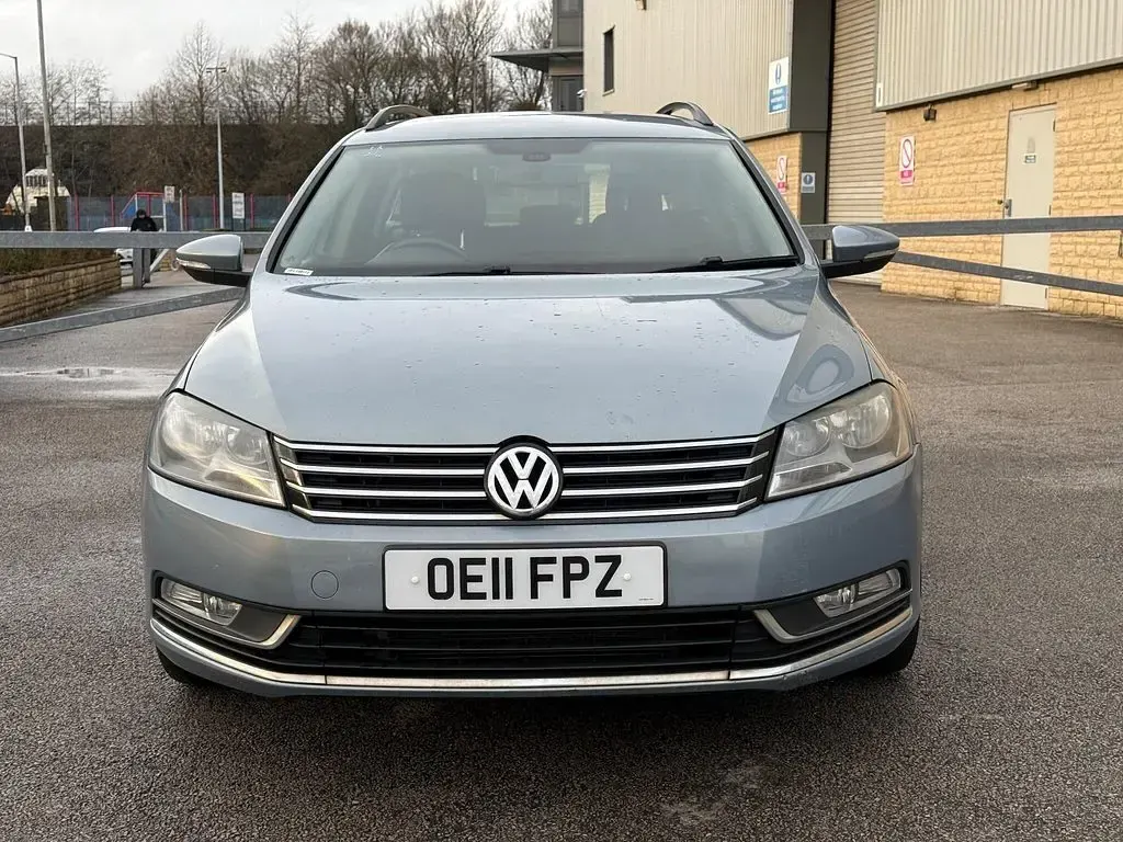 Used VW Passat SE 140 HP (102 kW) 2011 Grey Estate