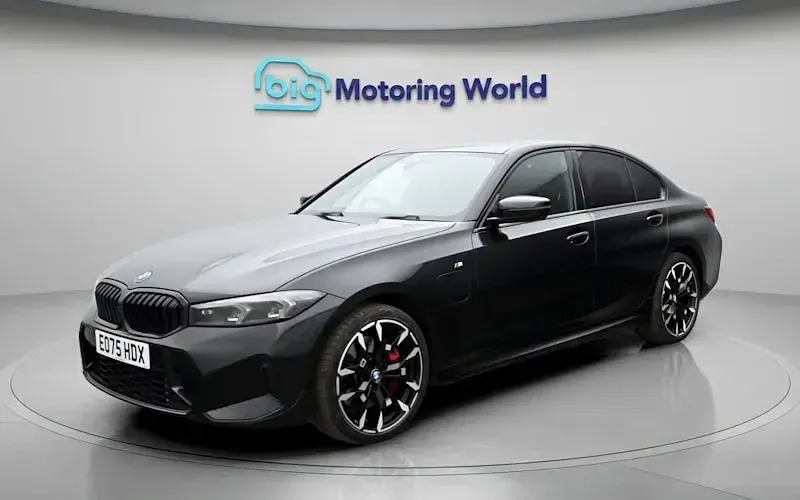 Usado BMW 330e M Sport 292 HP (214 kW) 2025 Preto Sedan