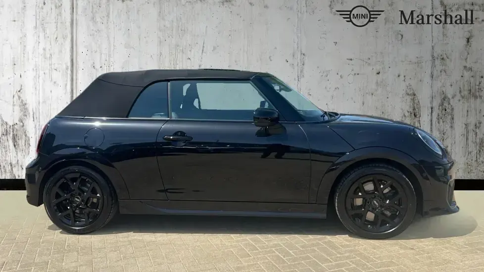Używany Mini Cooper Sport 118 kW (161 KM) 2025 Czarny Hatchback