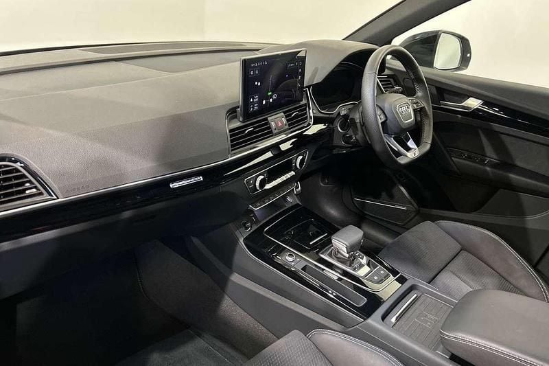 Used Audi Q5 Sportback Black Edition 268 HP (197 kW) 2024 White SUV