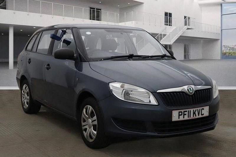 Used Skoda Fabia 69 HP (50 kW) 2011 Grey Estate