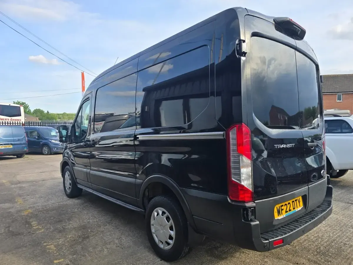 Second-hand Ford Transit Trend 130 CP (95 kW) 2022 Negru Van