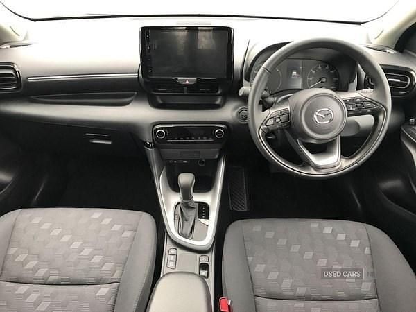 Ny Mazda 2 Exclusive-Line 2026 Svart Halvkombi