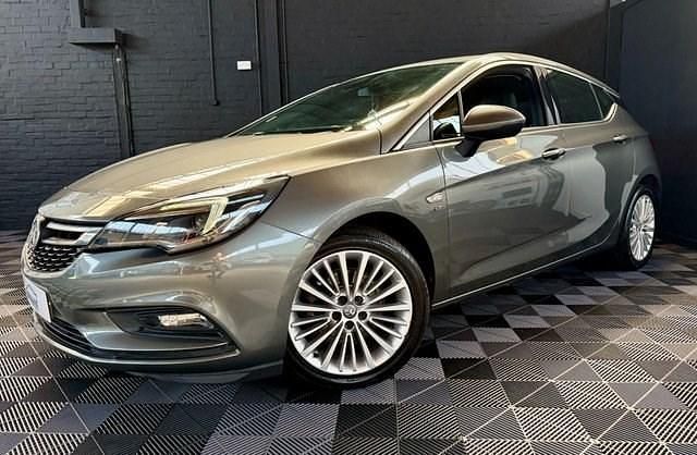 Used Vauxhall Astra Elite 200 HP (147 kW) 2018 Grey Hatchback