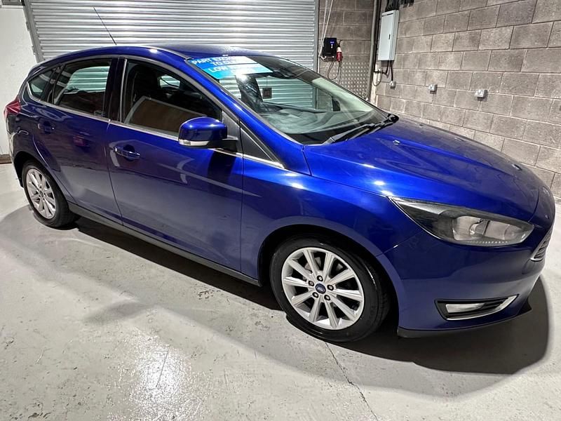 Used Ford Focus Titanium 125 HP (91 kW) 2015 Blue Hatchback