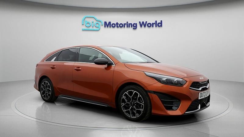 Used Kia ProCeed GT-Line 159 HP (116 kW) 2023 Orange Estate