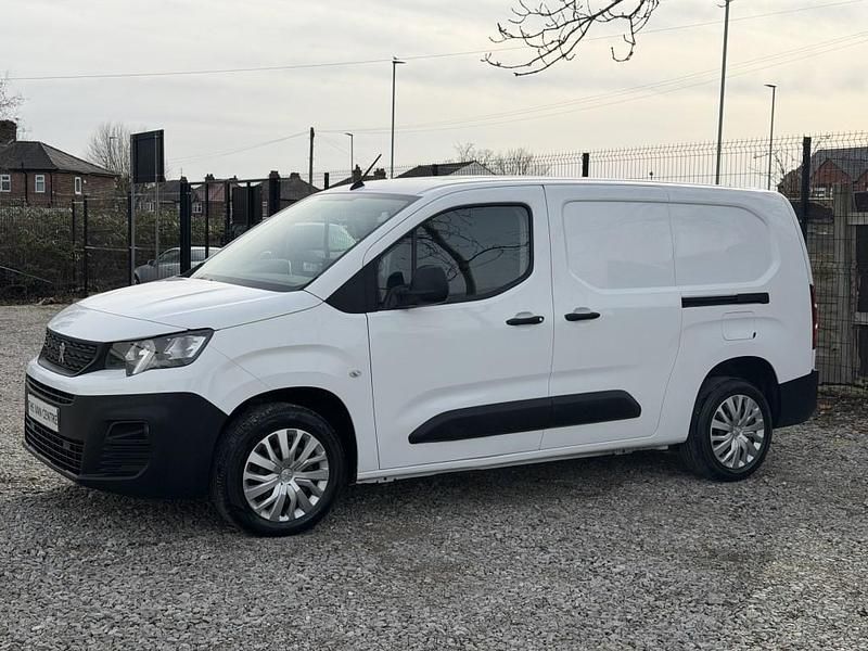 Used Peugeot Partner 2021 White MPV
