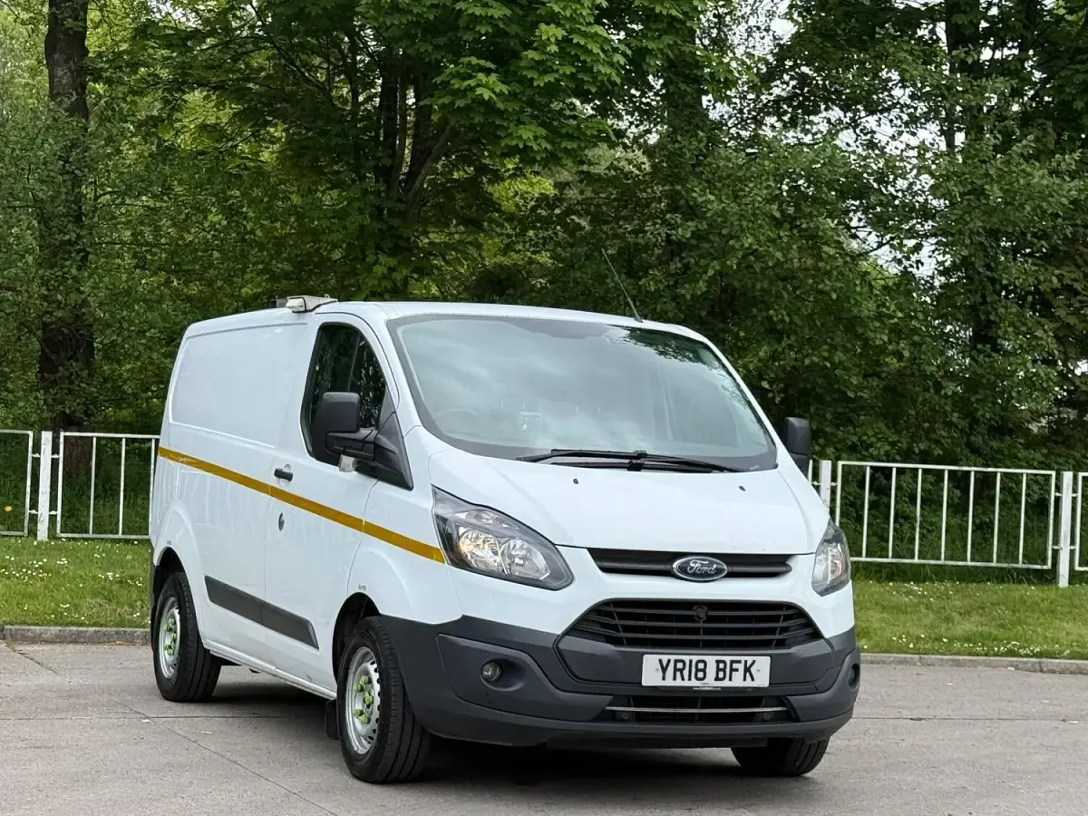Used Ford Transit Custom 105 HP (77 kW) 2018 White Van