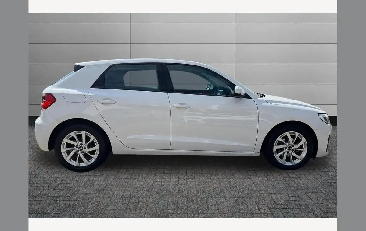 Used Audi A1 Sport 95 HP (69 kW) 2022 White SUV