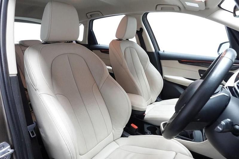 Used BMW 218 Luxury Line 140 HP (102 kW) 2020 Beige MPV