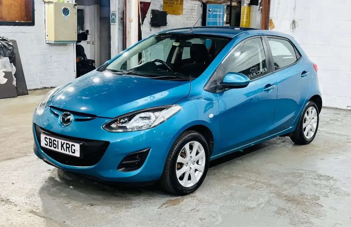 Used Mazda 2 102 HP (75 kW) 2011 Blue Hatchback