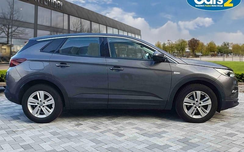 Used Vauxhall Grandland X Business Edition 131 HP (96 kW) 2021 Grey SUV