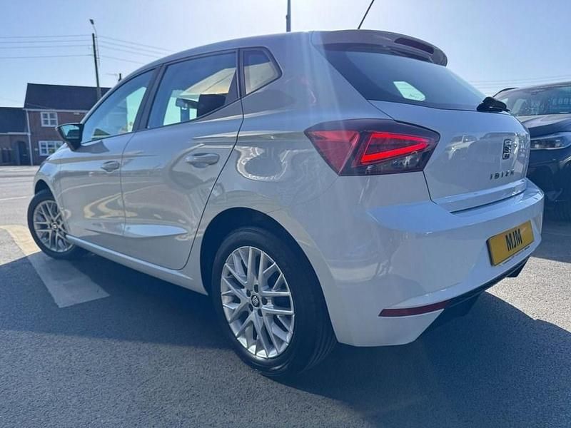 Used Seat Ibiza SE Technology 95 HP (69 kW) 2020 White Hatchback