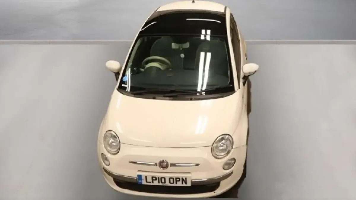 Used Fiat 500 Lounge 69 HP (50 kW) 2010 White Hatchback