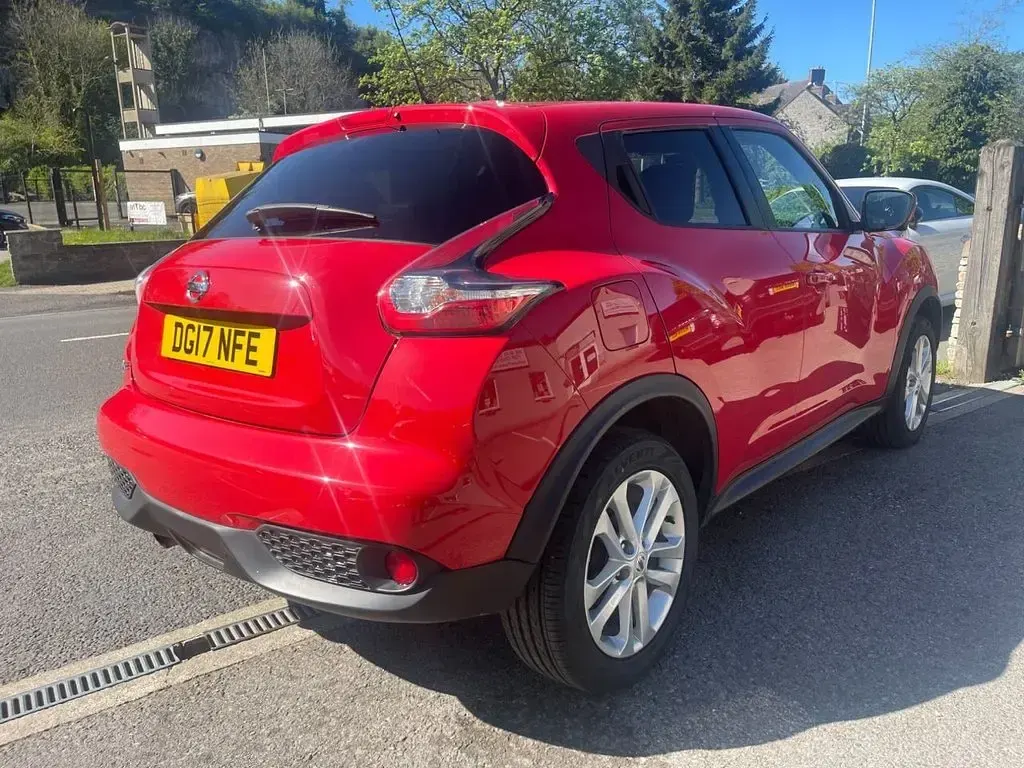 Used Nissan Juke N-Connecta 115 HP (84 kW) 2017 Red SUV