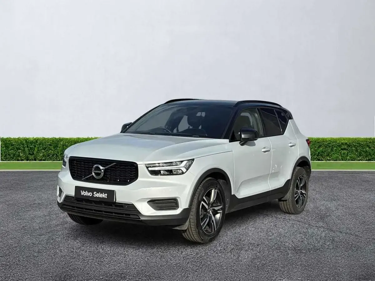 Used Volvo XC40 R-Design 163 HP (119 kW) 2022 Silver SUV