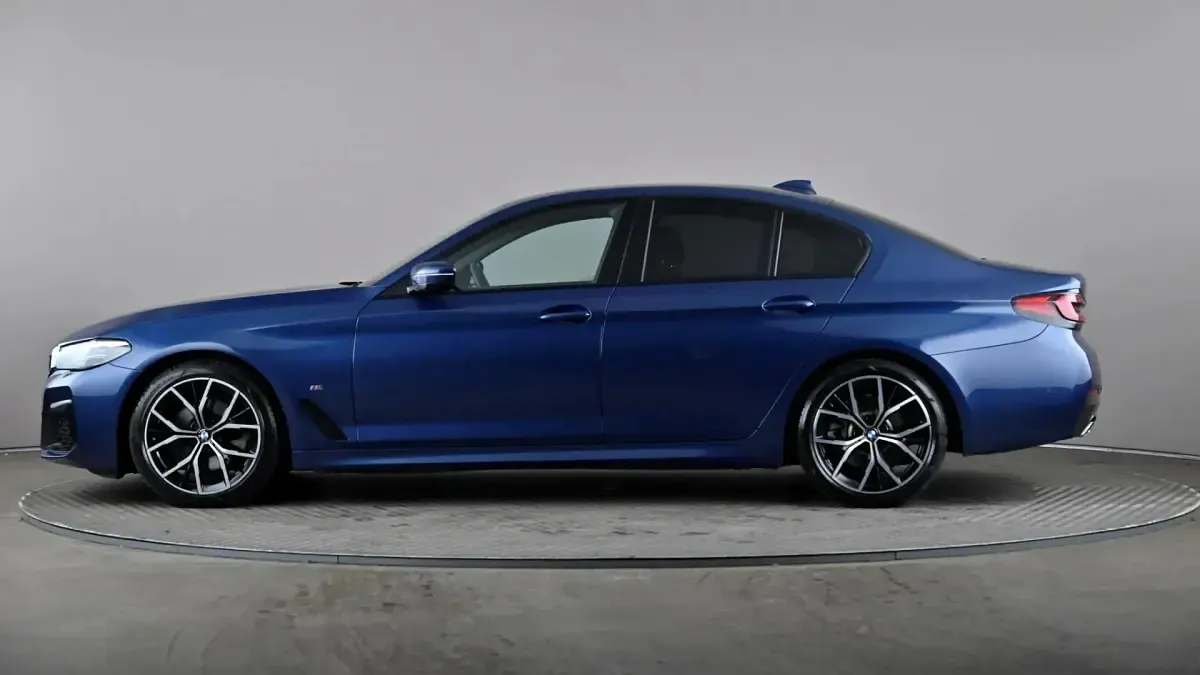 Usado BMW 520 M Sport 190 CV (139 kW) 2021 Azul Berlina